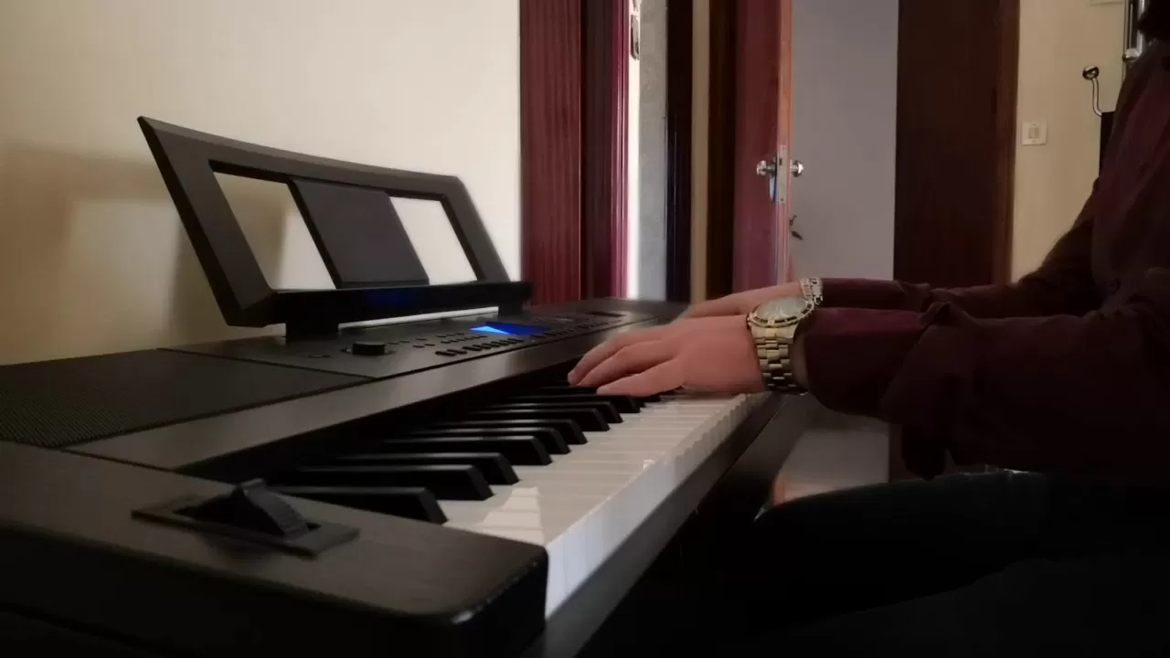 LUDOVICO EINAUDI cubierta de piano «Nubes blancas» de Salvatore Gaglio