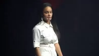 Estrés adolescente desde una perspectiva adolescente | Michaela Horn | TEDxNaperville