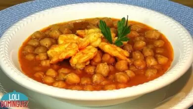 Garbanzos con langostinos.  Como preparar paso a paso un guiso de tierra y mar. Loli Domínguez